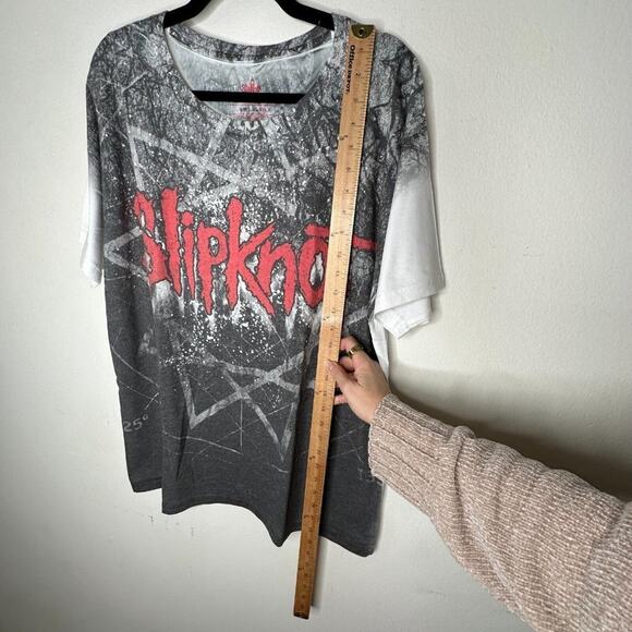 NWOT Slipknot Gray & Red Slipknot Graphic White Back Tee Short Sleeve 2XL - Picture 9 of 10